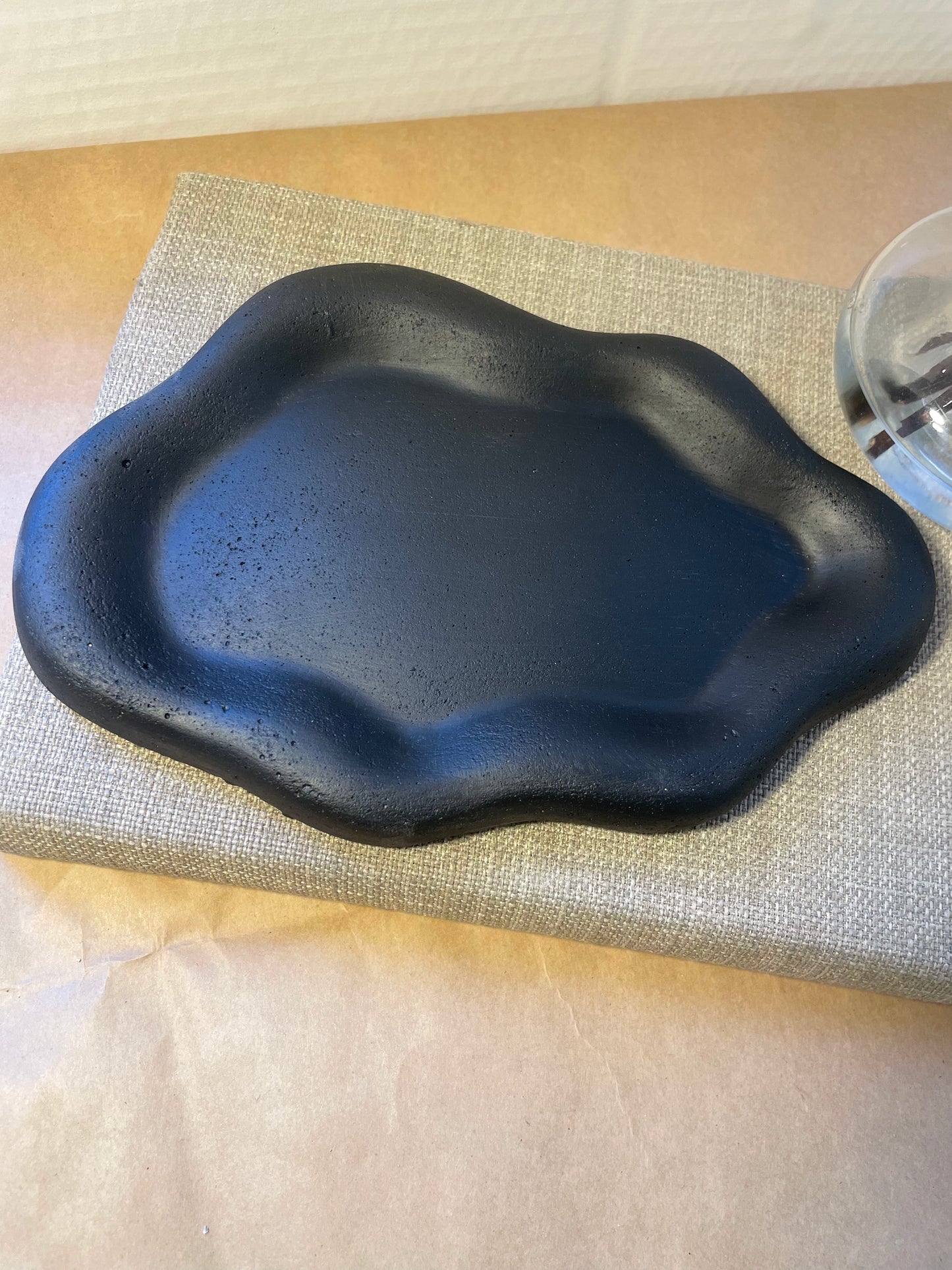 Splash – Handgjort betongfat med annorlunda form