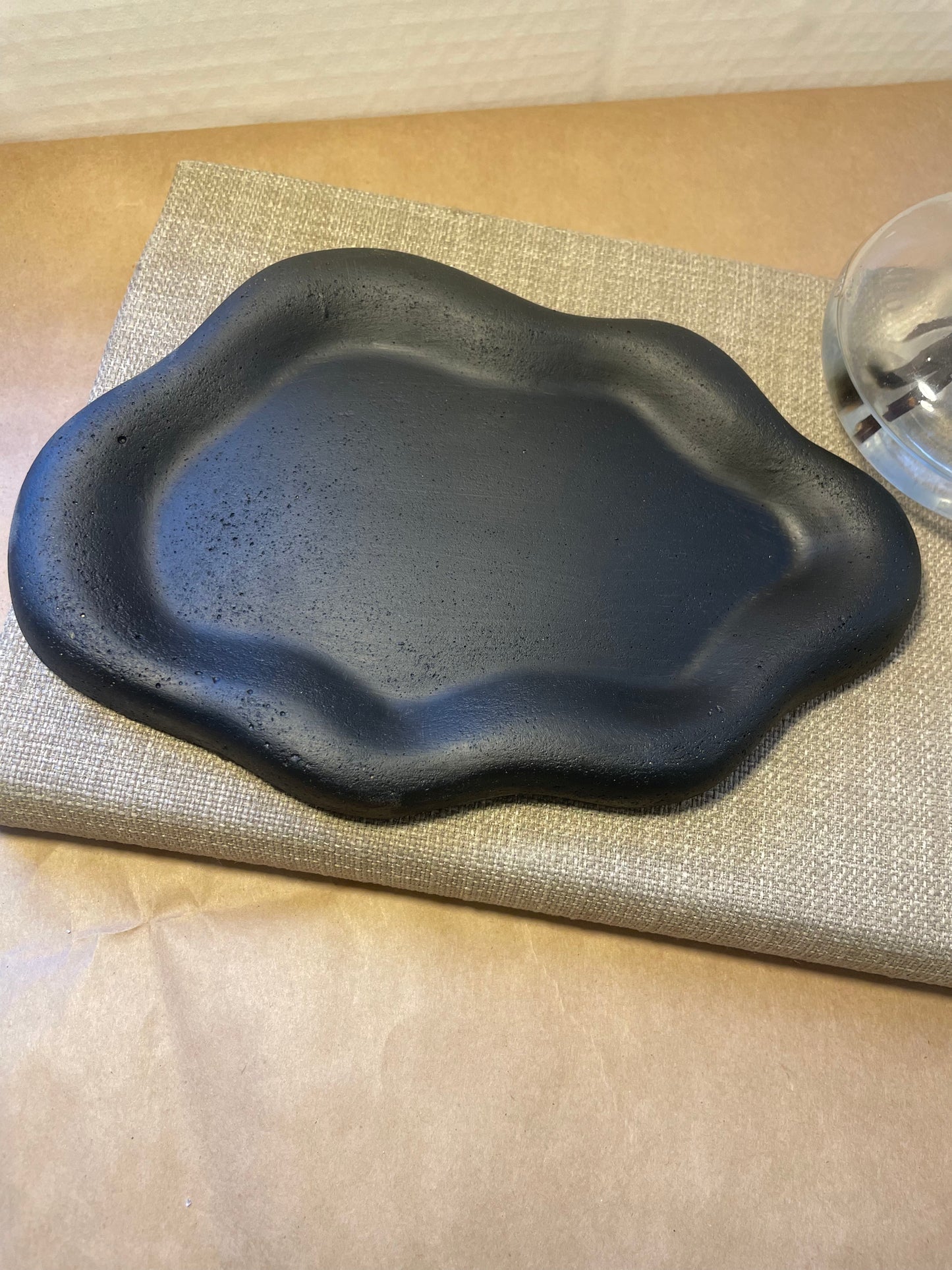 Splash – Handgjort betongfat med annorlunda form